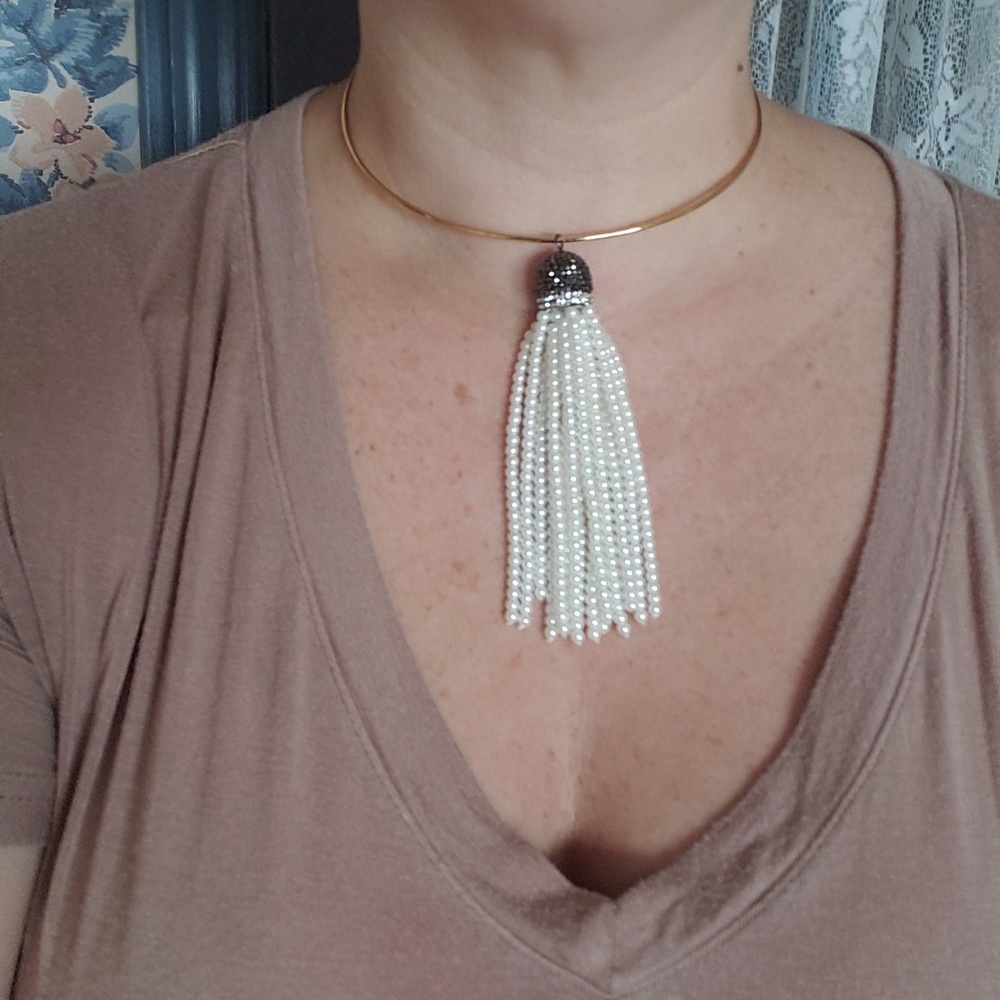 Hematite and pearl tassel pendant on neckwire